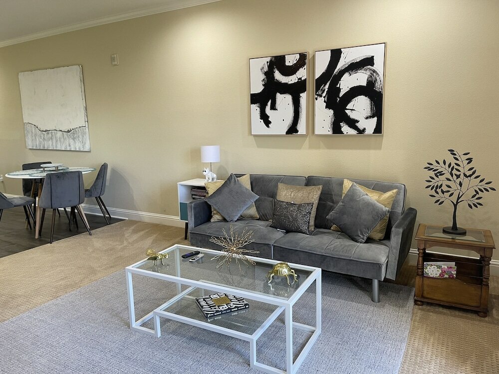 Фото Balmoral Apartments