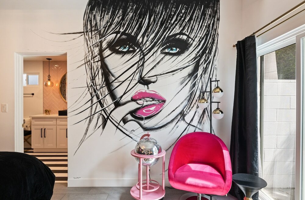 Фото The Blush & Beverly