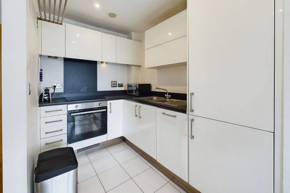 Фото The Battersea Sanctuary - Classy 1bdr Flat With Terrace