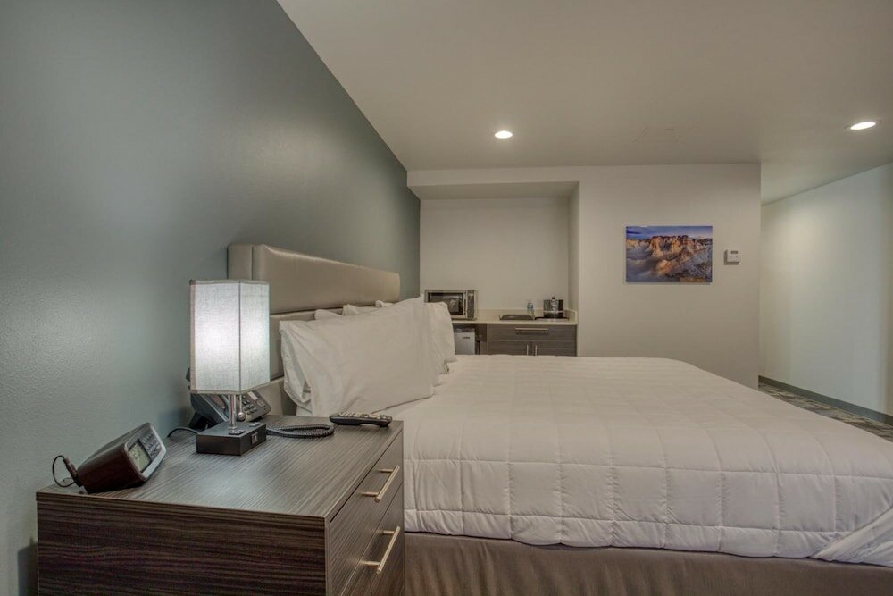 Фото Post Time Inn