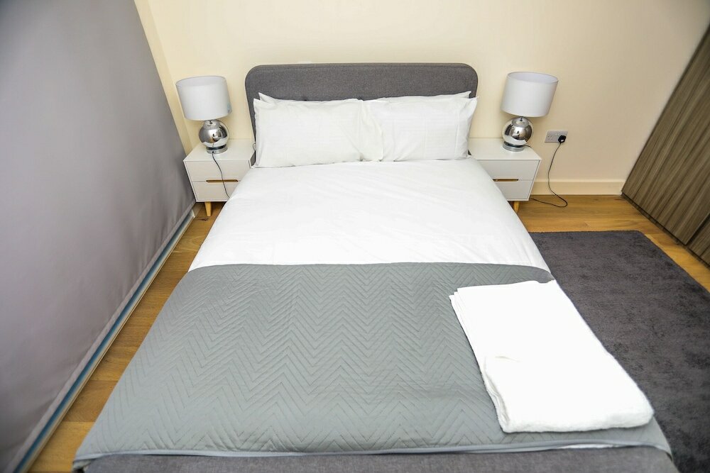 Фото Stunning 2 Bed Flat London Apartment