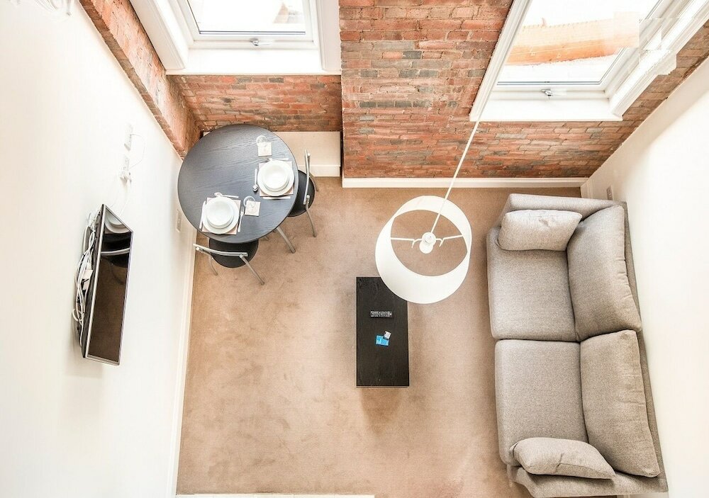 Фото Grand 1 Bed View & Parking by Opulent