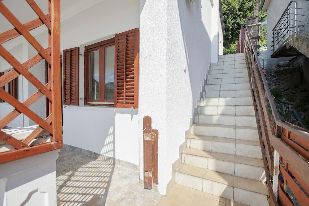 Фото Crystal Sky Apartments