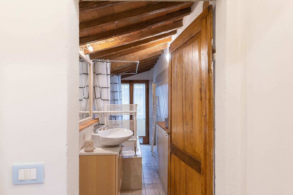 Фото Sanzanobi Nest-hosted by Sweetstay