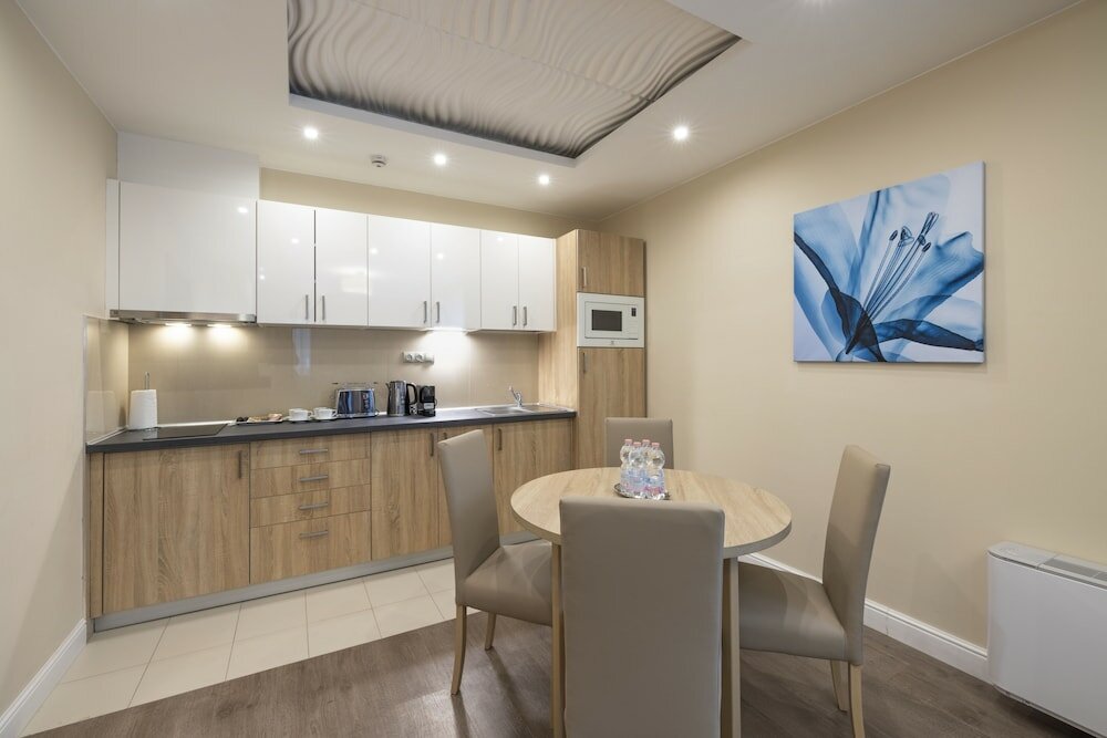 Фото Silver Crown Hotel & Residence