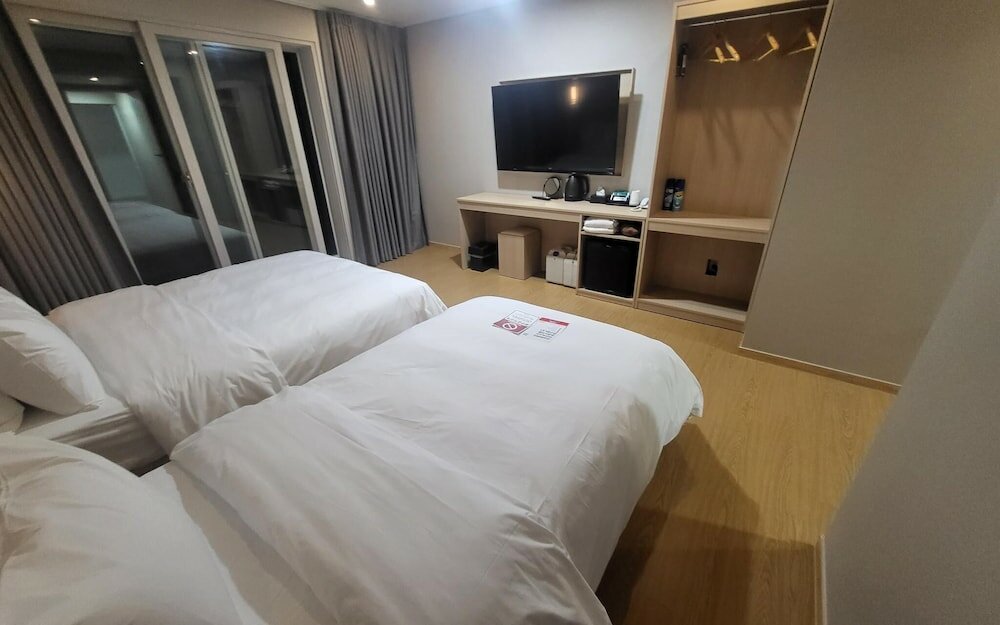 Фото Pohang Raja B Hotel