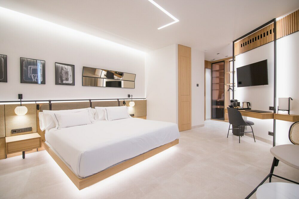 Фото MYR Puerta Serranos