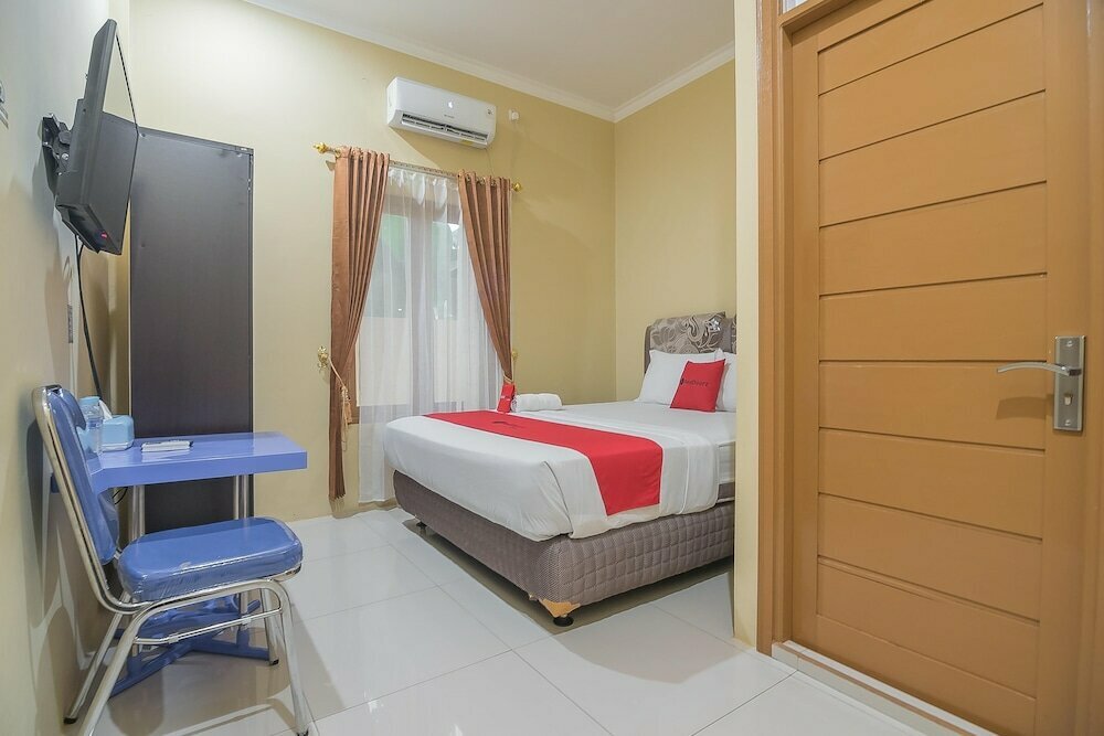 Hotel RedDoorz Plus near Syamsudin Noor Airport 3, South Kalimantan, photo
