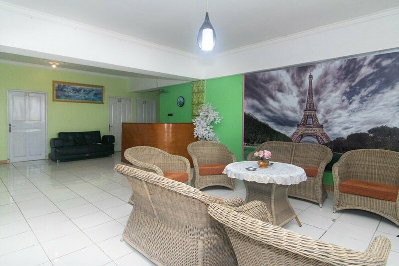 Гостиница RedDoorz @ Frans Seda Kupang