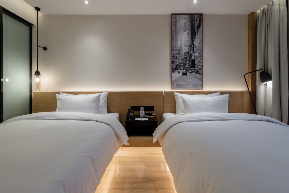 Фото Quality Hotel Chengdu