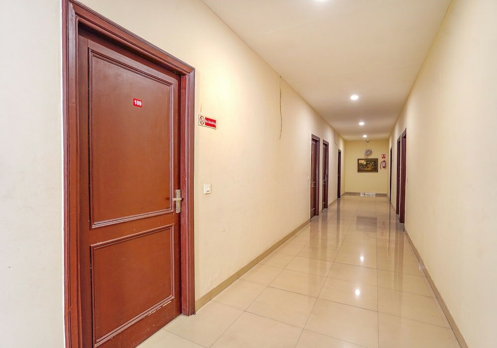 Фото Fabhotel Grand Inn