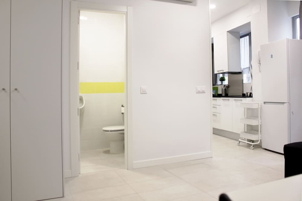 Фото Apartamentos Funway Hostel