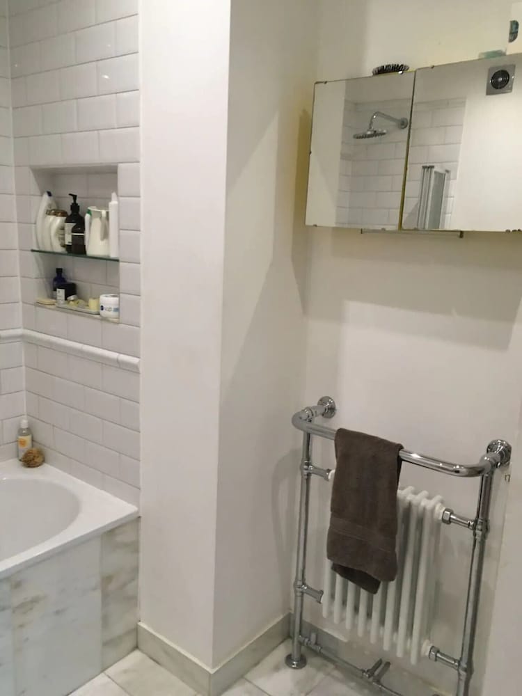 Фото Stylish 1 Bedroom Apartment in Vibrant London Fields