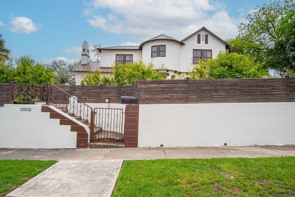 Фото Splash Into Vacation 6br Home w Pool & Waterslide