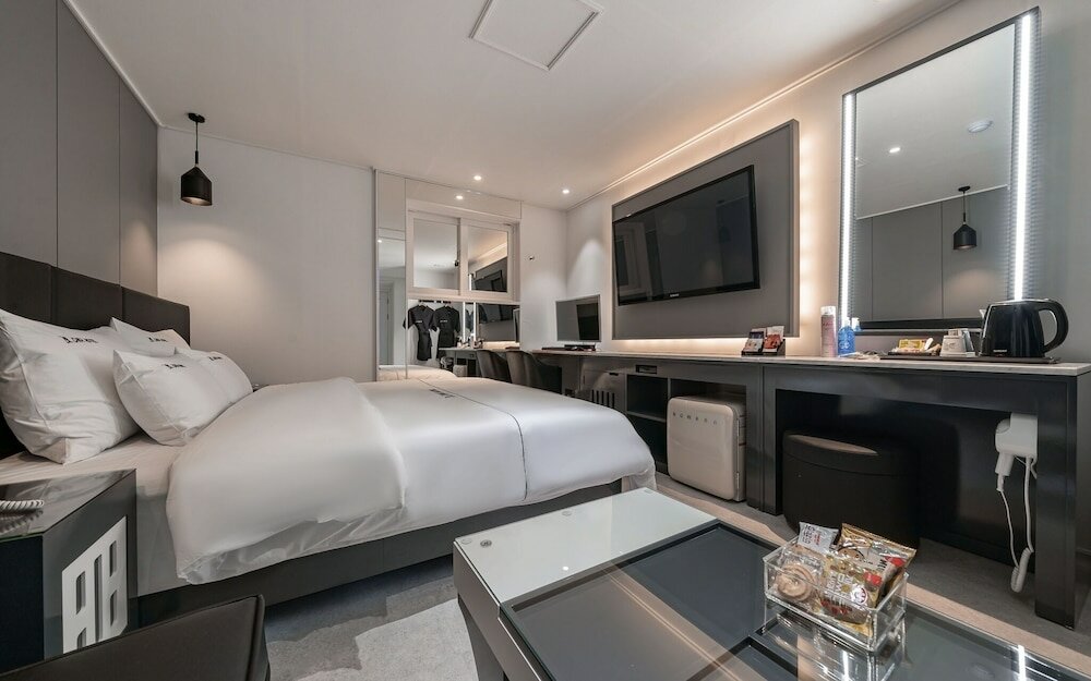 Фото Jongno Dana Hotel