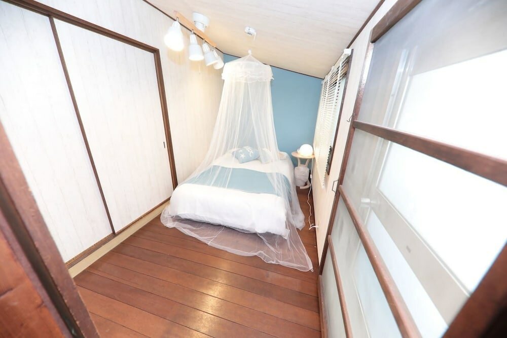 Фото Brick House Near Osaka Castle 217-1