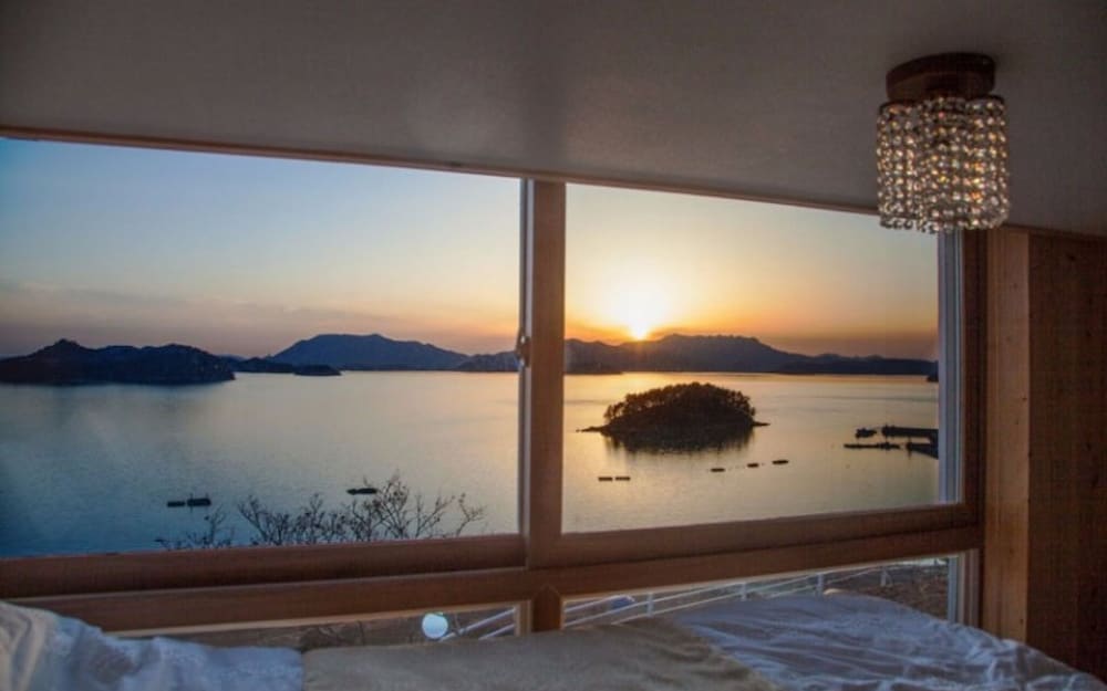 Фото Yeosu The Sea of Counting Stars Pension