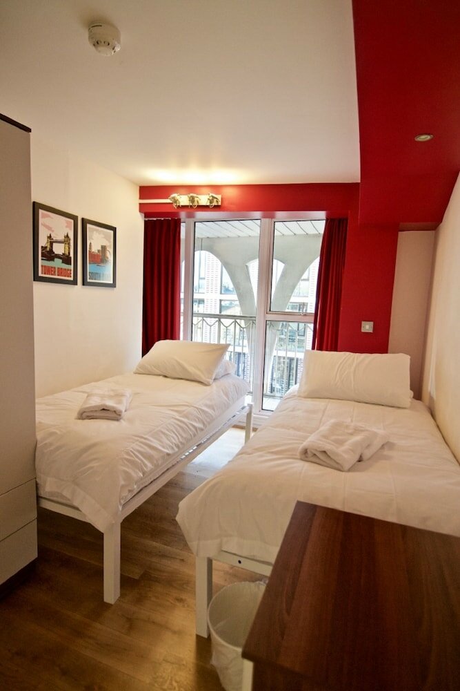 Фото 62-66 Farringdon by condokeeper