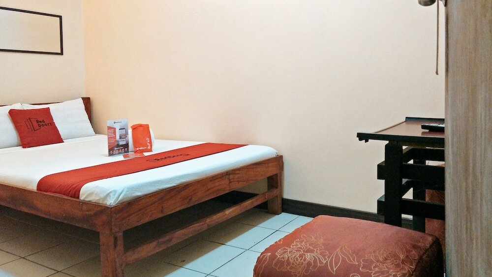 Фото RedDoorz near Baclay Drive Super Metro