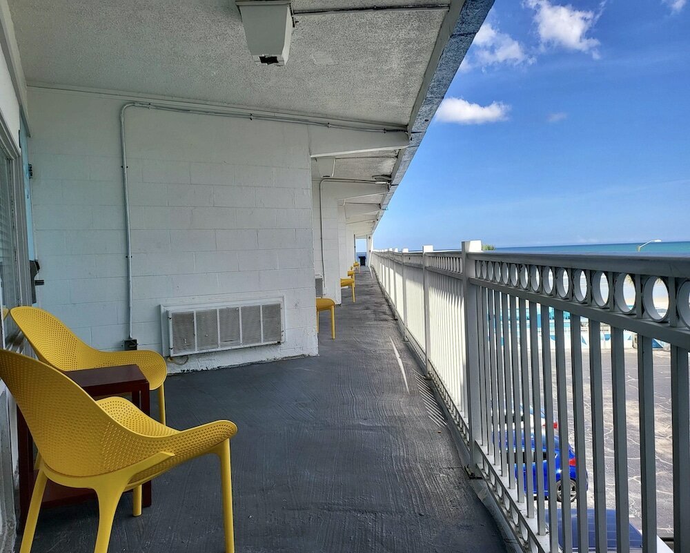 Фото Chateau Mar Beach Resort