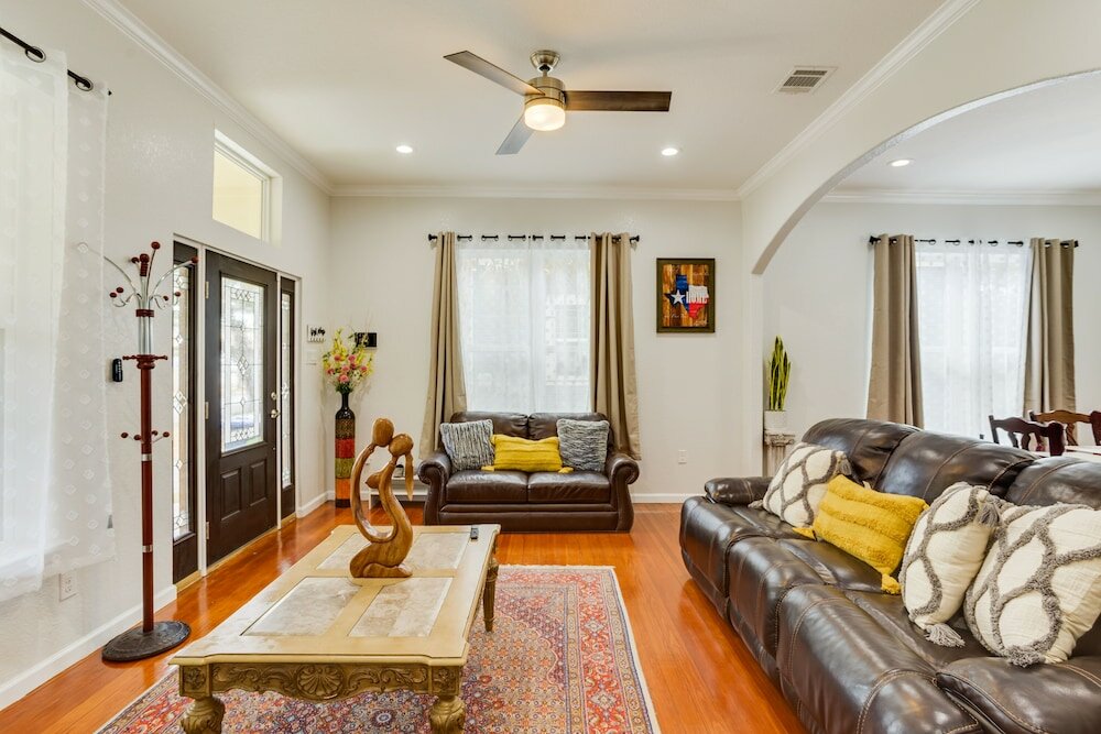 Фото Woodlawn Main-House Downtown Sa