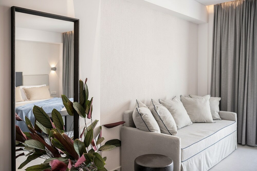 Фото Nuovo Luxury Suites