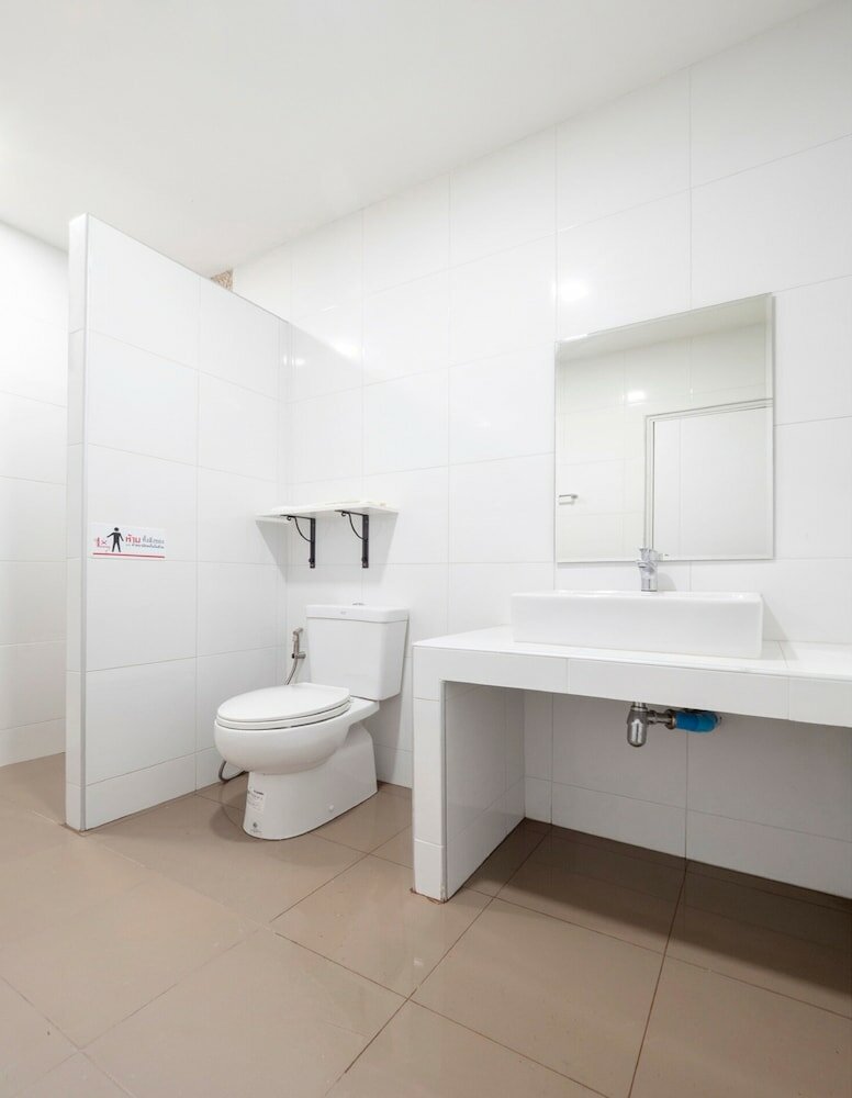 Фото Oyo 75378 Thawapee Resort