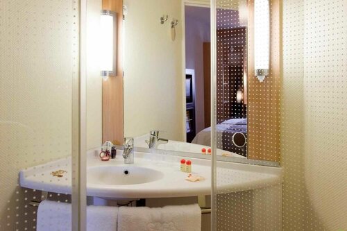 Внешний вид отеля Ibis Alger A roport в Баб-эз-Зуаре, фото 5