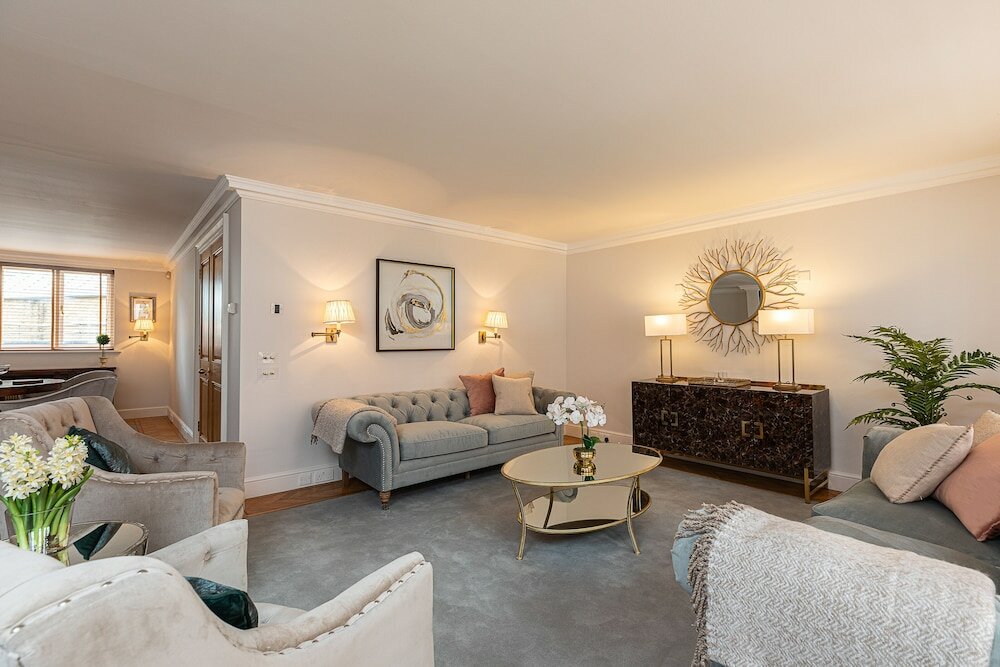 Фото Altido Stunning 6-bed house near Harrods in Knightsbridge