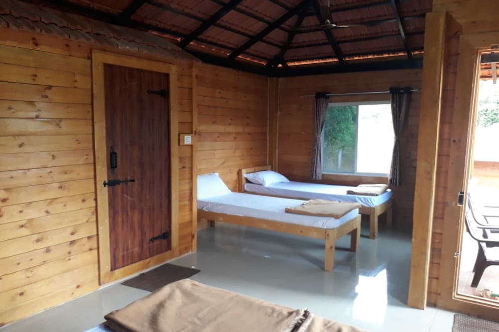 Фото Kadumane Hills Resorts