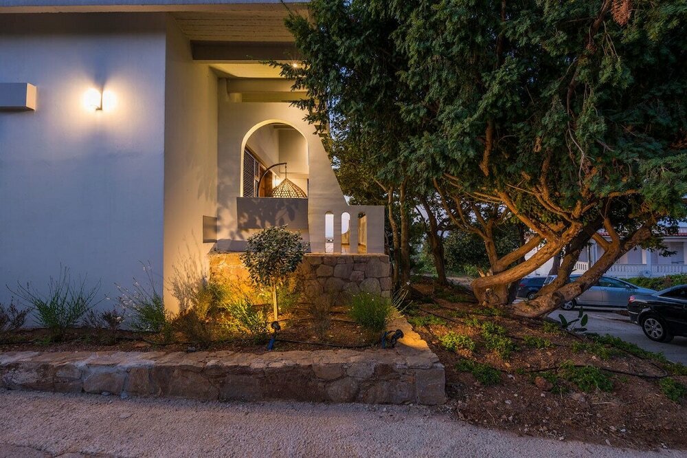 Фото Azatis Luxury Villa