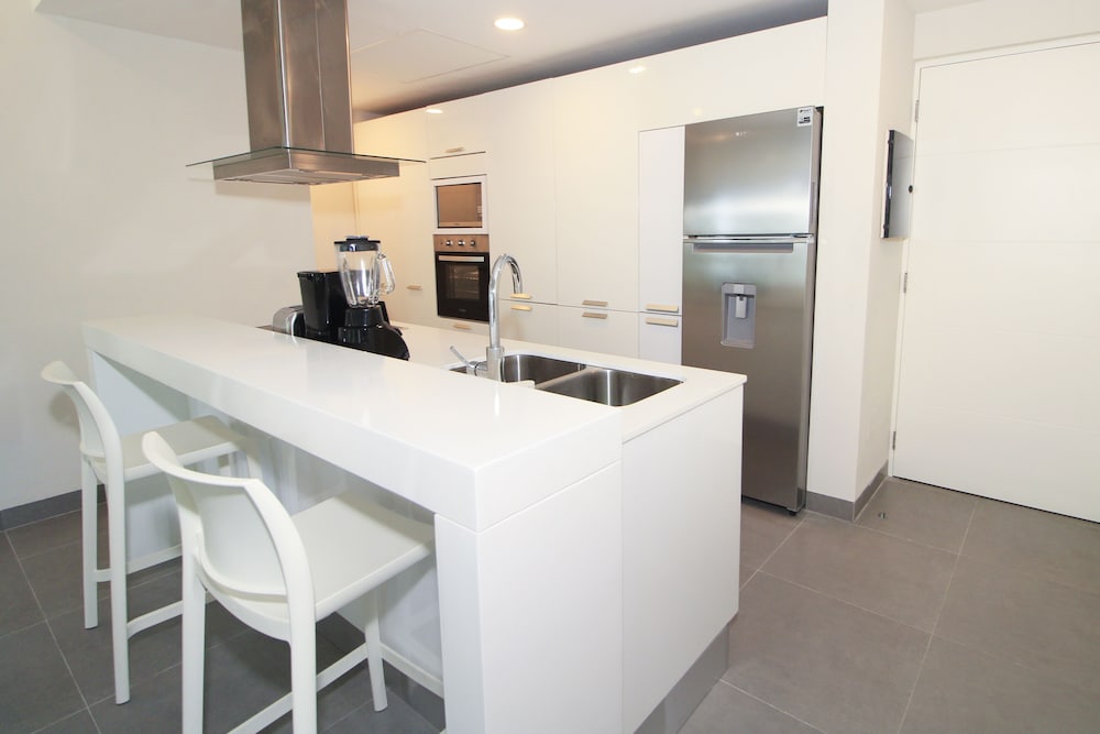 Фото Nick Price Apartments by Spot Rentals