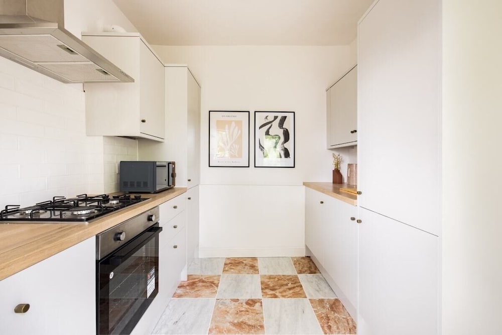 Фото The Eltham Classic - Stunning 1bdr Flat With Garden