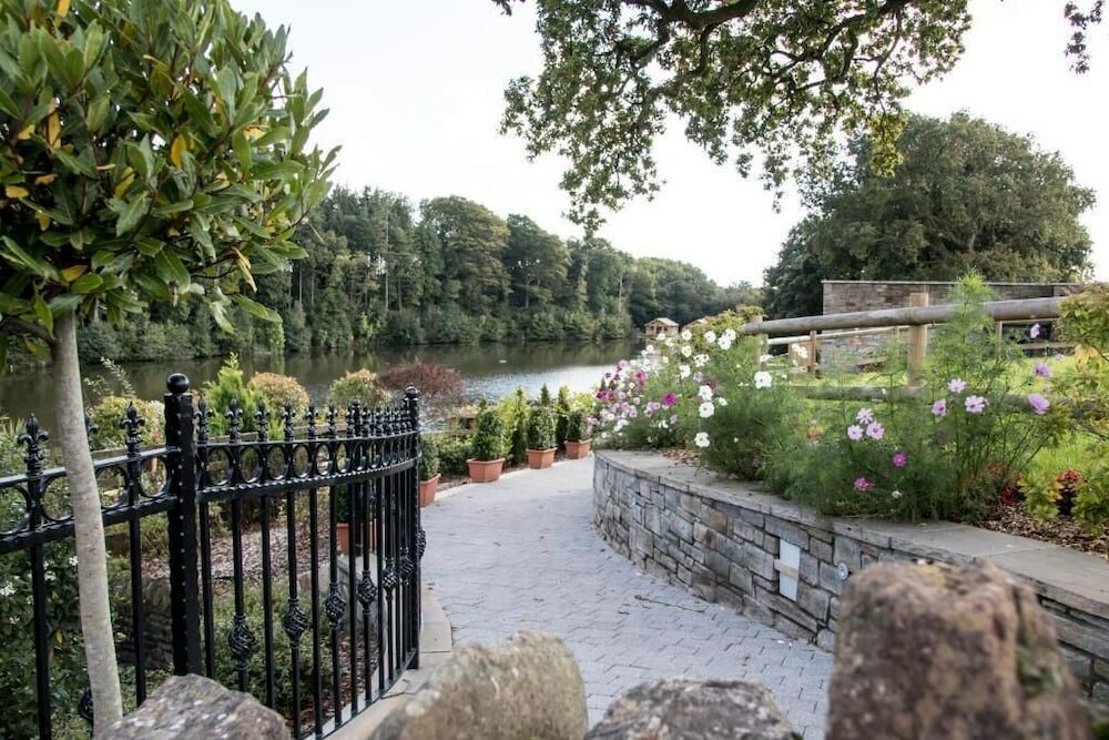 Фото Canada Lodge and Lake