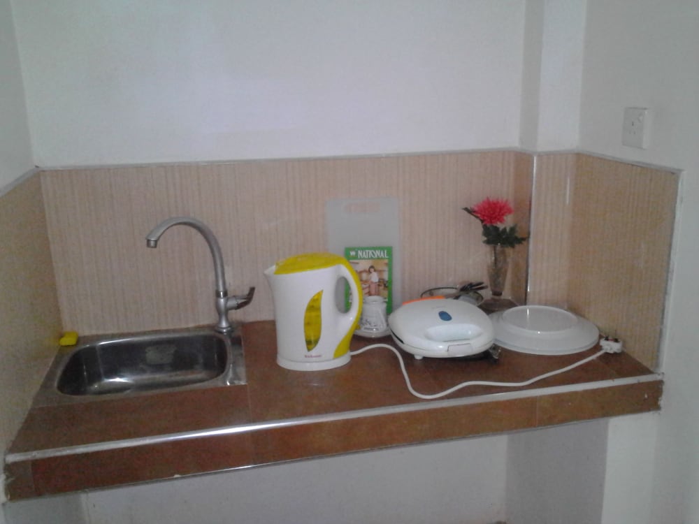 Фото Bandhusena House and Apartments