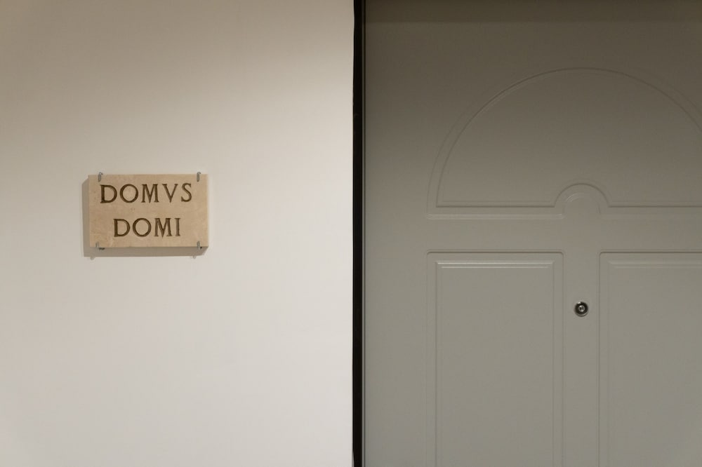 Фото Domus Domi Barberini Sq