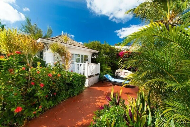Гостиница Garden Cottage at Orange Hill Beach в Нассау