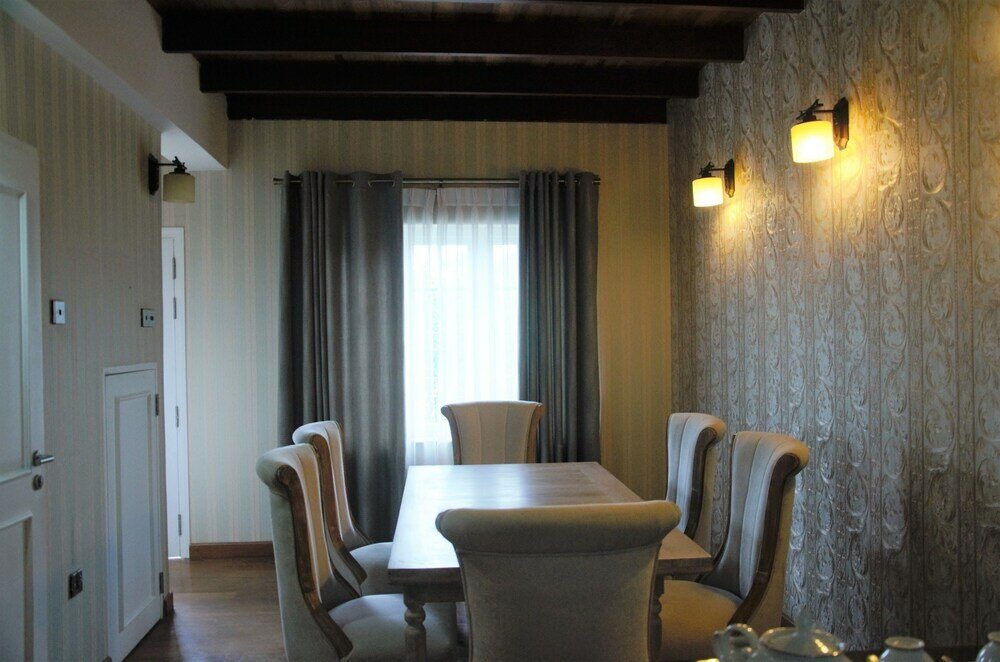 Фото Lakeside Cottages