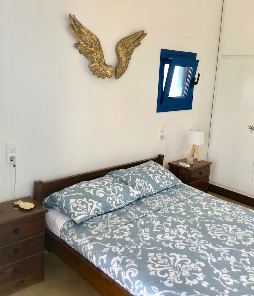 Фото Aphrodite and Apollo Apartments