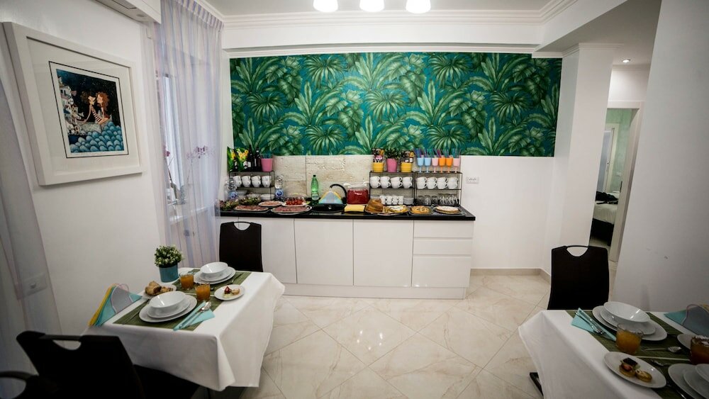 Фото St. Peter Area Luxury Suites