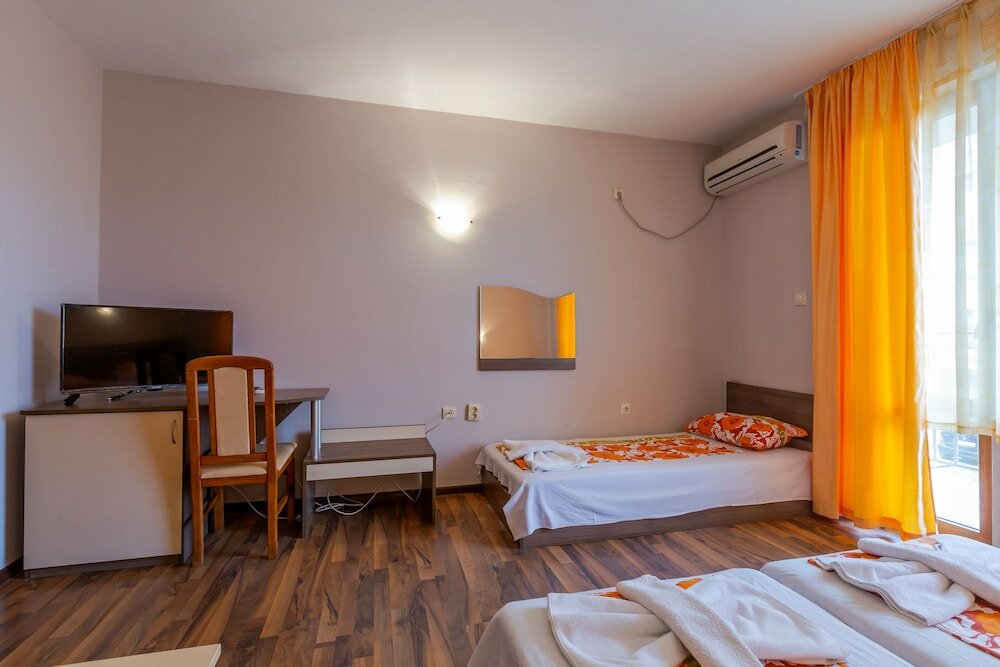 Фото Double Room in Dafinka Guest House