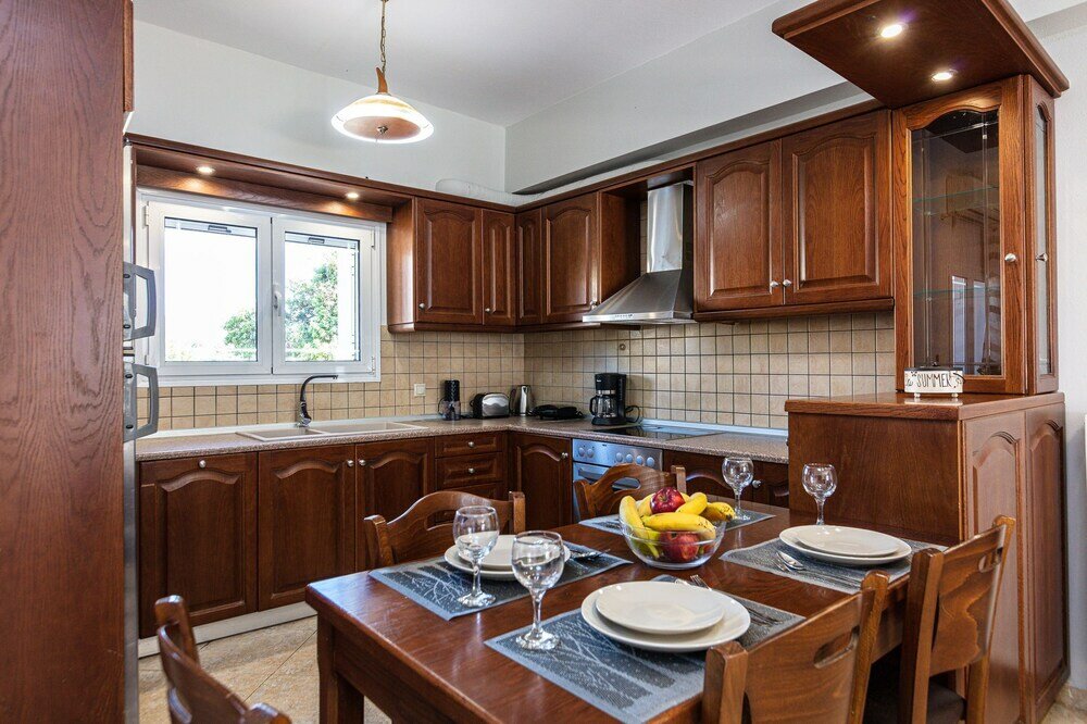 Фото Helena's Aparthotel