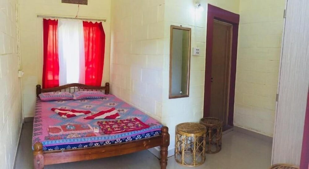 Фото Hari Om Gokarna Hotel