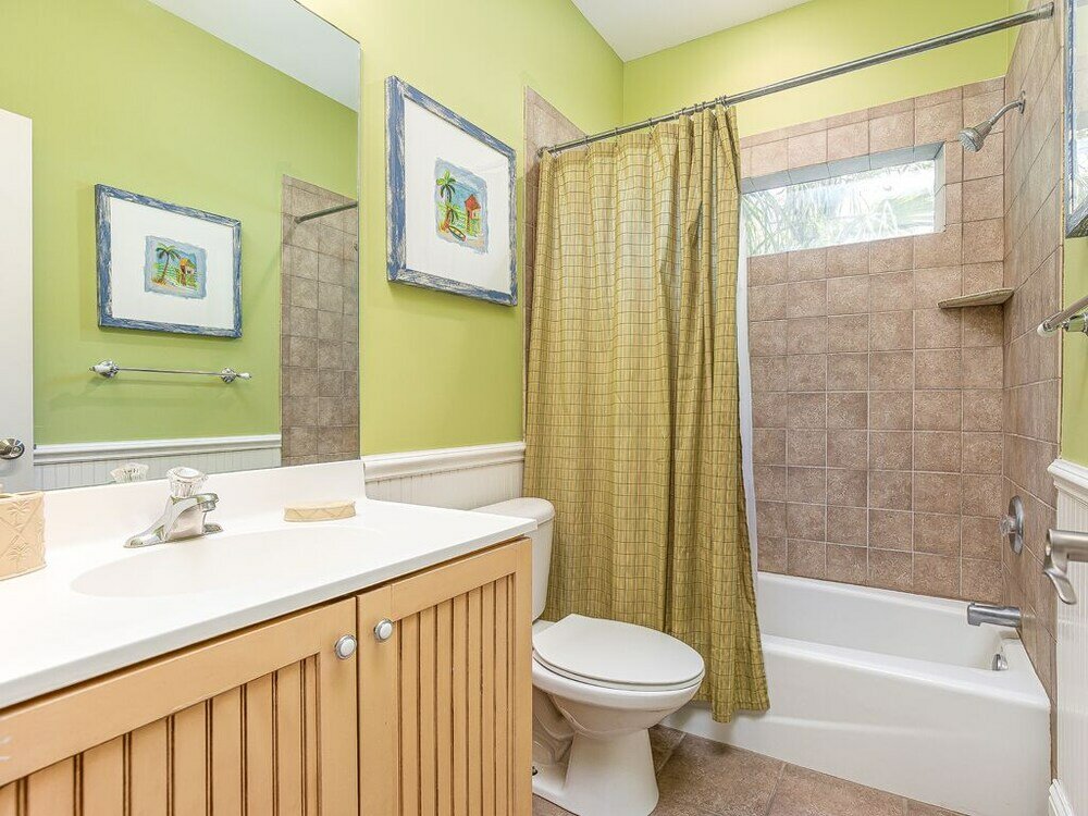 Фото 5 Oclock Somewhere