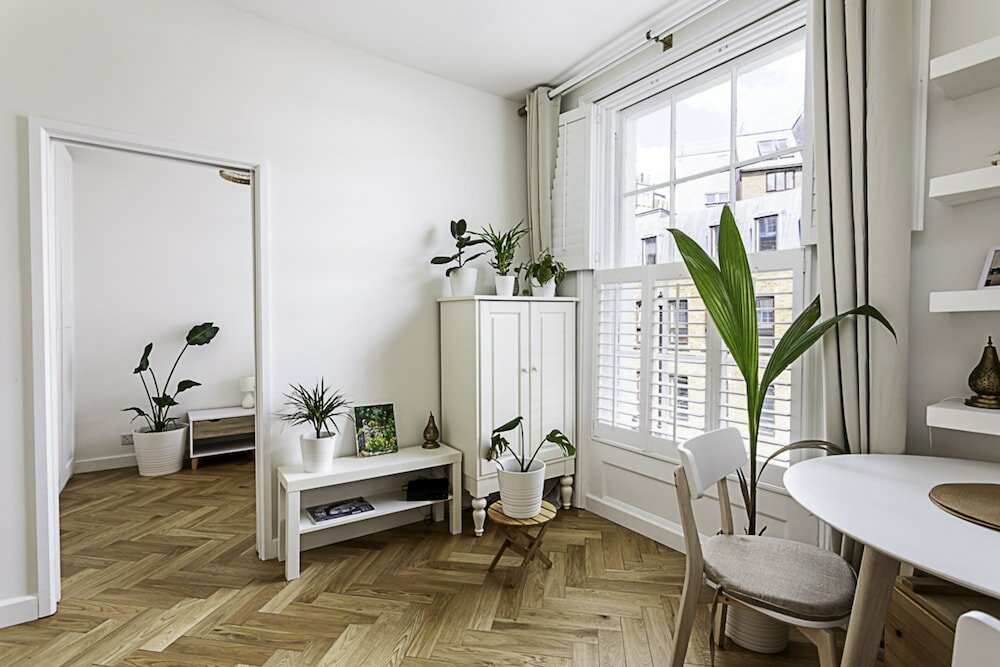 Фото London Bridge Cosy Chic: Your Perfect 1-bed London Retreat