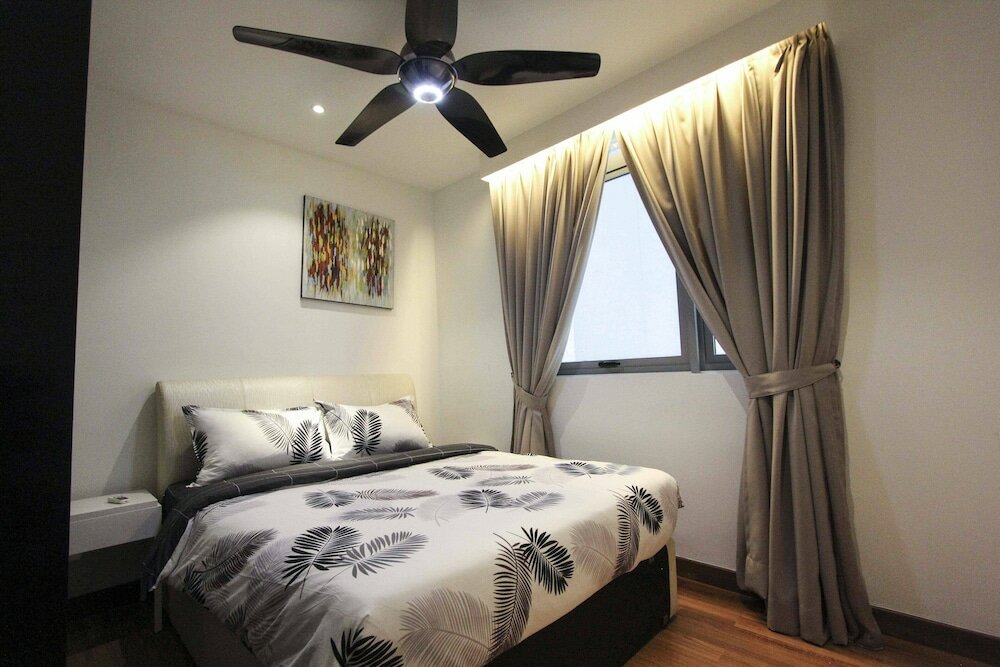 Фото Taragon Bintang Suites by StayHub Type 1