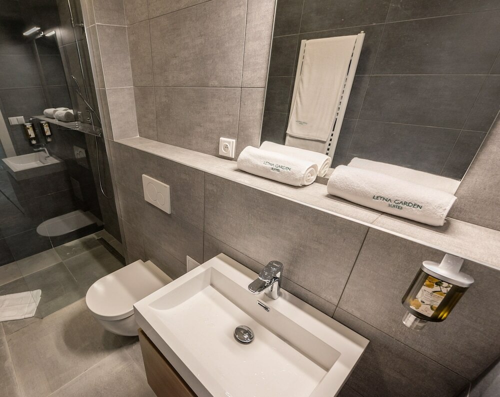 Фото Letna Garden Suites