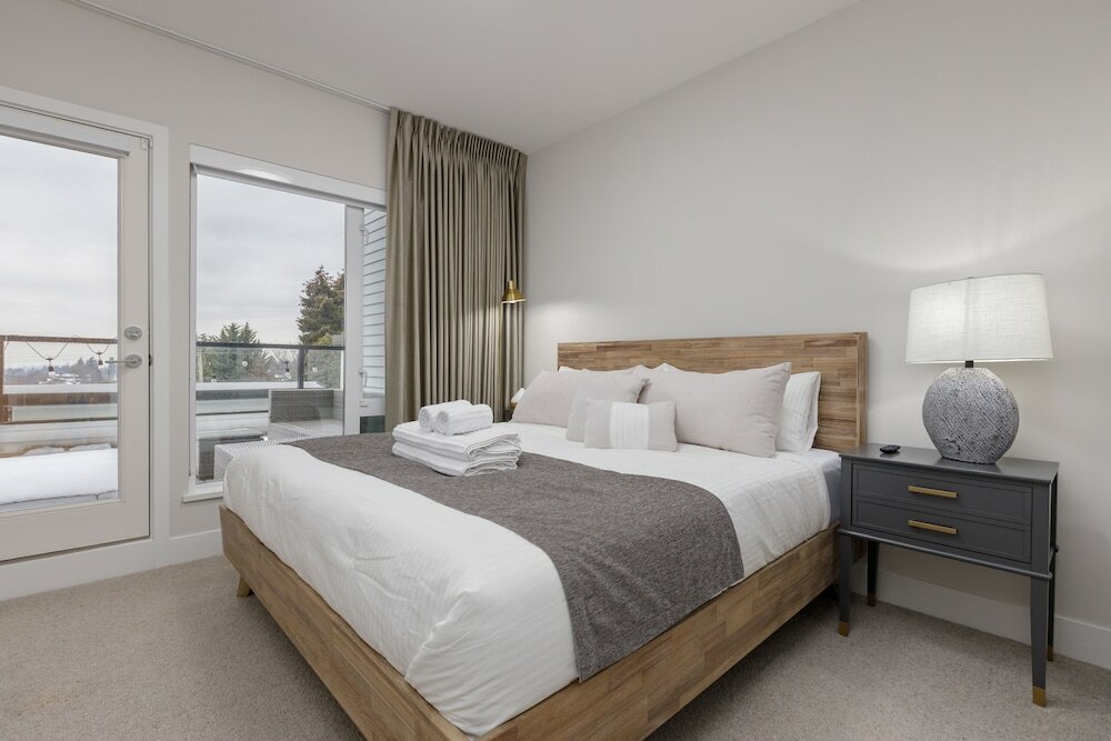 Фото 7476 Granville St