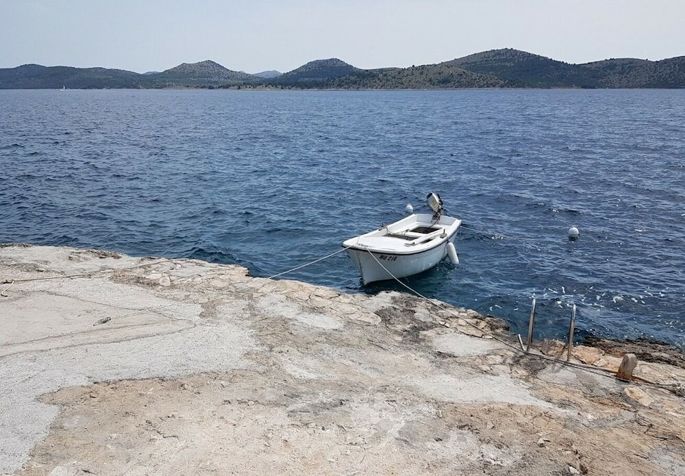 Фото Mari - Whole Island for you - H