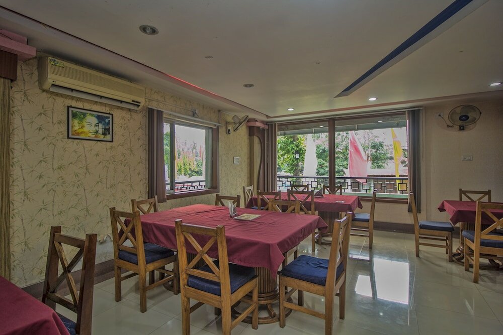 Фото Oyo 29736 Nandanik Palace